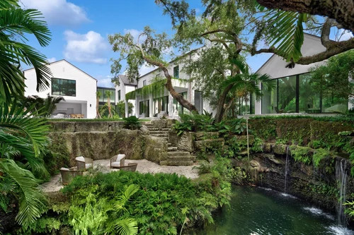 4940 Hammock Lake Dr, Coral Gables FL 33156