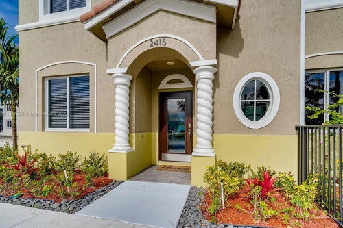 2415 SE 11th Street, Homestead FL 33035