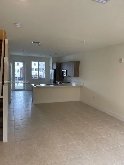 6450 NW 102nd path # 103, Doral FL 33178