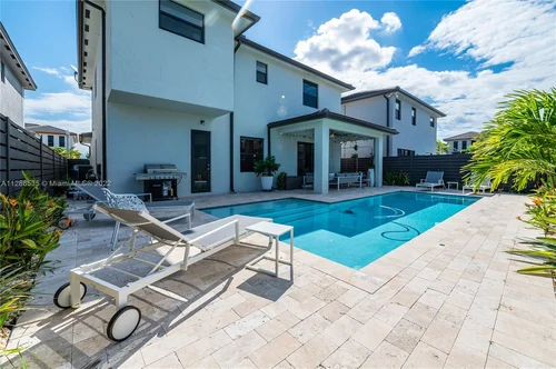 15822 NW 87th Ct, Miami Lakes FL 33018