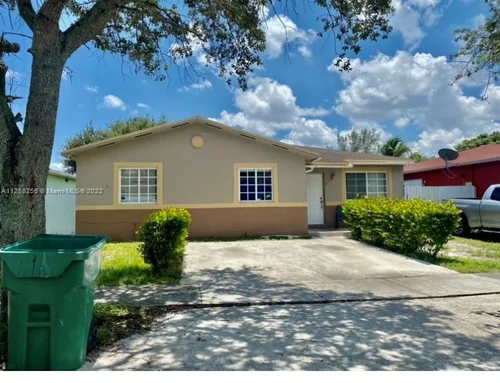 3850 NW 202nd St, Miami Gardens FL 33055