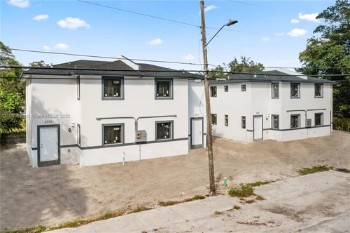 2773 NW 43rd Ter, Miami FL 33142