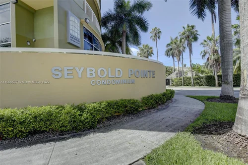 816 NW 11th St # 809, Miami FL 33136