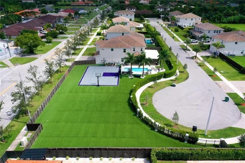 11 NW 122nd Ave, Miami FL 33182