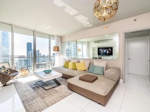 475 Brickell Ave # 5113, Miami FL 33131