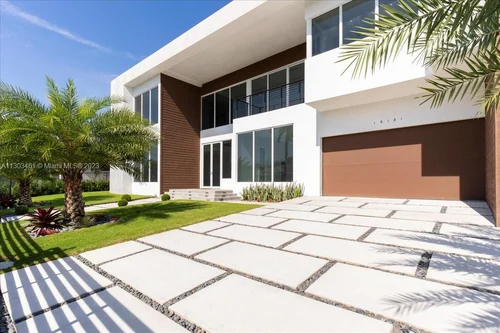 10181 NW 27th St, Doral FL 33172