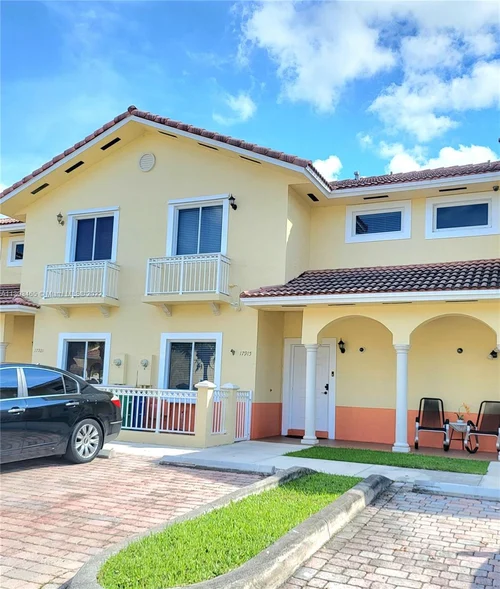 17915 NW 74th Path, Hialeah FL 33015