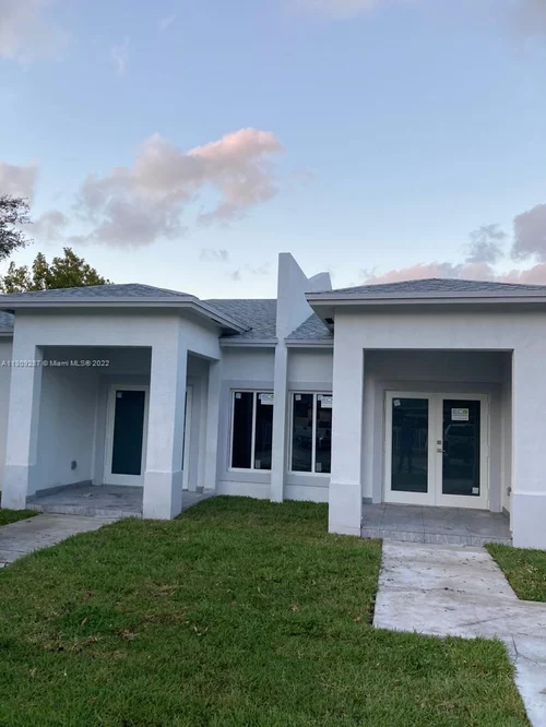 2243 NW 98th St, Miami FL 33147
