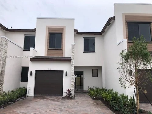 542 NE 207th ST # 542, Miami FL 33179