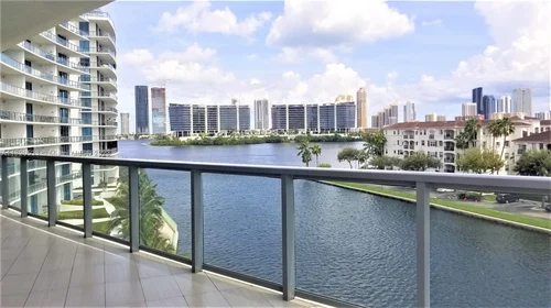 3250 NE 188 St # 401, Aventura FL 33180