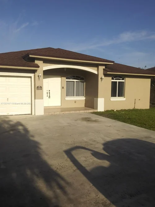 20165 NW 38th Ct, Miami Gardens FL 33055