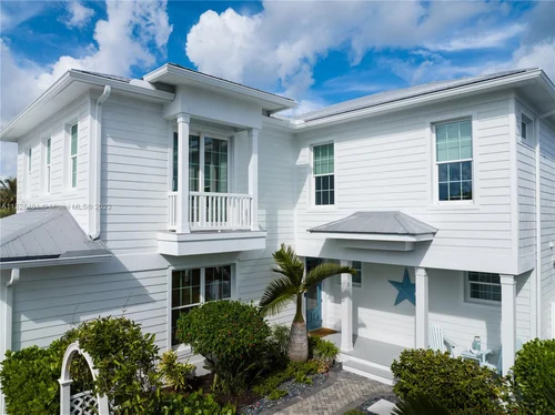 531 Saturn Ln, Juno Beach FL 33408