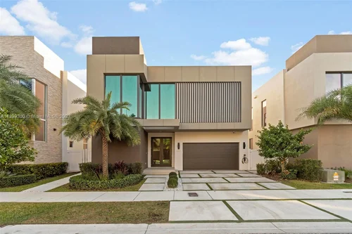 10530 NW 67th Ter, Doral FL 33178