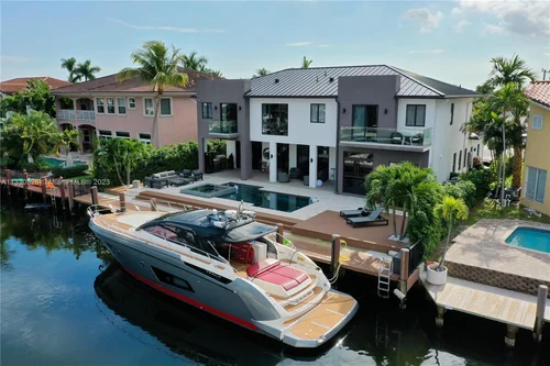 2511 NE 48th St, Lighthouse Point FL 33064