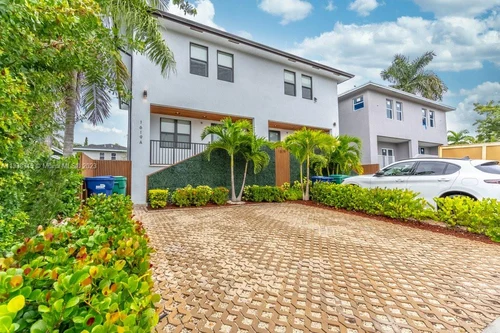 1619 NE 109th St # A, Miami FL 33161