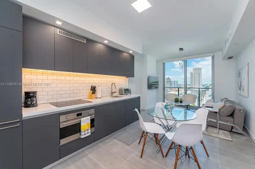 227 NE 2nd St # 2203, Miami FL 33132