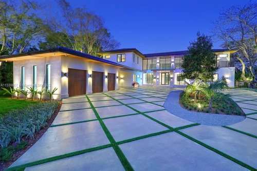 8825 SW 64 Ct, Pinecrest FL 33156
