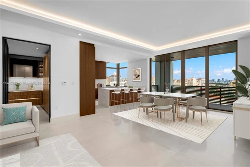 515 Valencia # 903, Coral Gables FL 33134