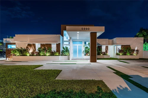 5990 SW 97th Ave, Miami FL 33173