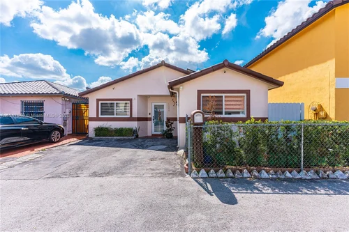 11576 SW 7th St, Sweetwater FL 33174