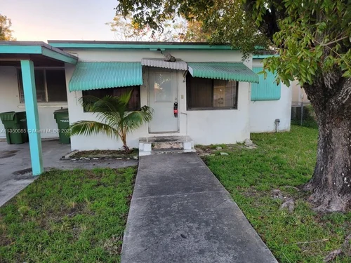432 SW 11th Ave, Homestead FL 33030
