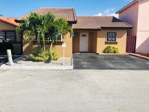11507 SW 6th St, Sweetwater FL 33174