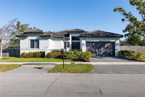 9341 SW 174th St, Palmetto Bay FL 33157