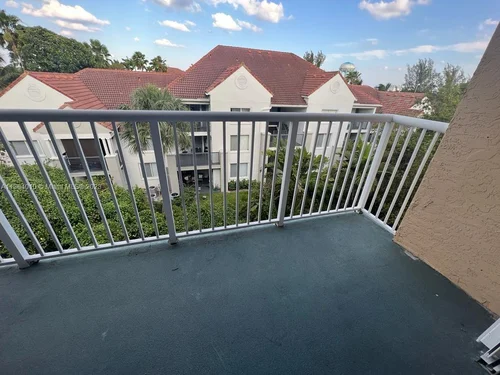 649 E Sheridan St # 410, Dania Beach FL 33004
