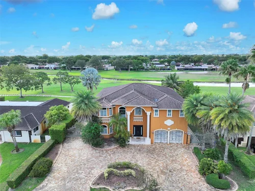 19430 E Oakmont Dr, Miami Lakes FL 33015