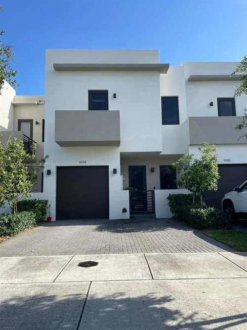 9178 SW 5th Ln # 9178, Miami FL 33174