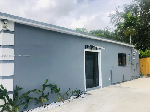 519 NW 52 St, Miami FL 33127