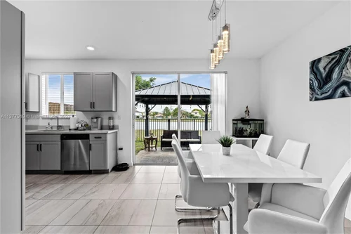 1186 SE 23rd Ave, Homestead FL 33035