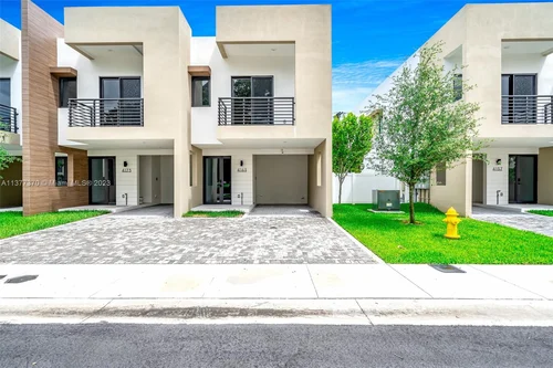4165 N Oak Place, Dania Beach FL 33314