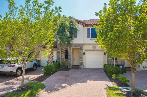 6947 Halton Park Ln, Coconut Creek FL 33073