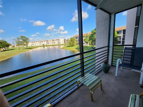 10331 Sunrise Lakes Blvd # 202, Sunrise FL 33322
