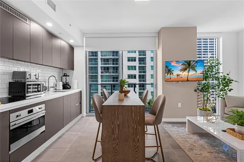 227 NE 2nd St # 1512, Miami FL 33132