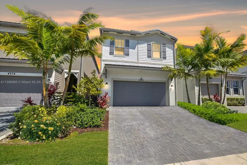 4932 NW 48th Ter, Tamarac FL 33319