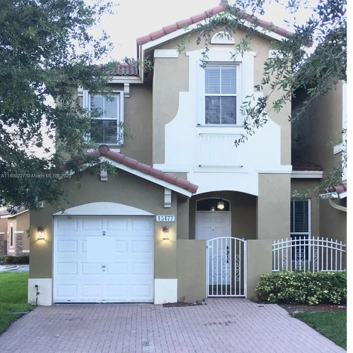 15477 SW 9th Ter, Miami FL 33194