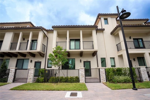 4466 NW 83rd Ave, Doral FL 33166