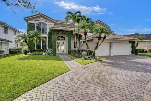 1708 Victoria Pointe Cir, Weston FL 33327