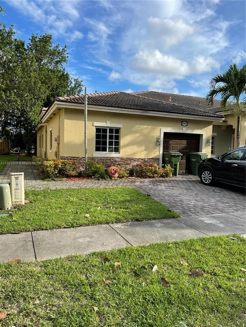 3252 NE 11th Dr, Homestead FL 33033