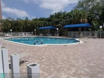 4400 Hillcrest Dr # 215B, Hollywood FL 33021