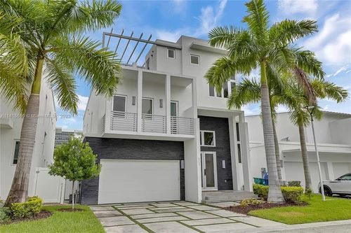 8237 NW 33rd Ter, Doral FL 33122