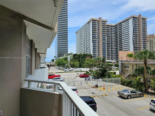 1985 S Ocean Dr, Hallandale Beach FL 33009