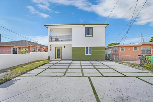 1886 NW 68th St, Miami FL 33147