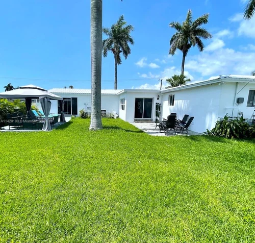 325 SE 4th Ave, Dania Beach FL 33004