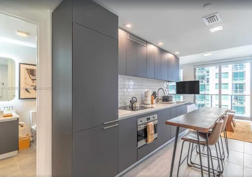 227 NE 2nd St # 2413, Miami FL 33132