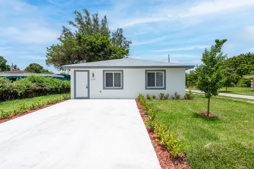 2165 NW 75 ST, Miami FL 33147