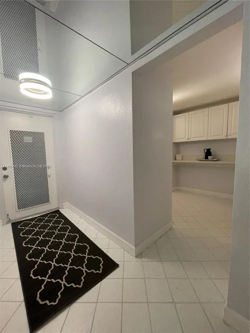 9201 Sunrise Lakes Blvd # 205, Sunrise FL 33322