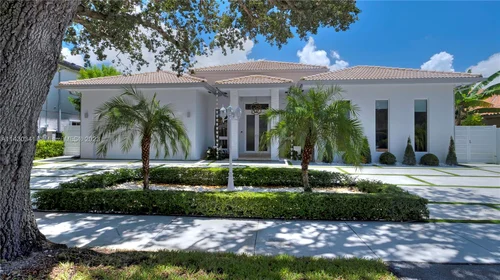 16907 NW 83rd Pl, Miami Lakes FL 33016